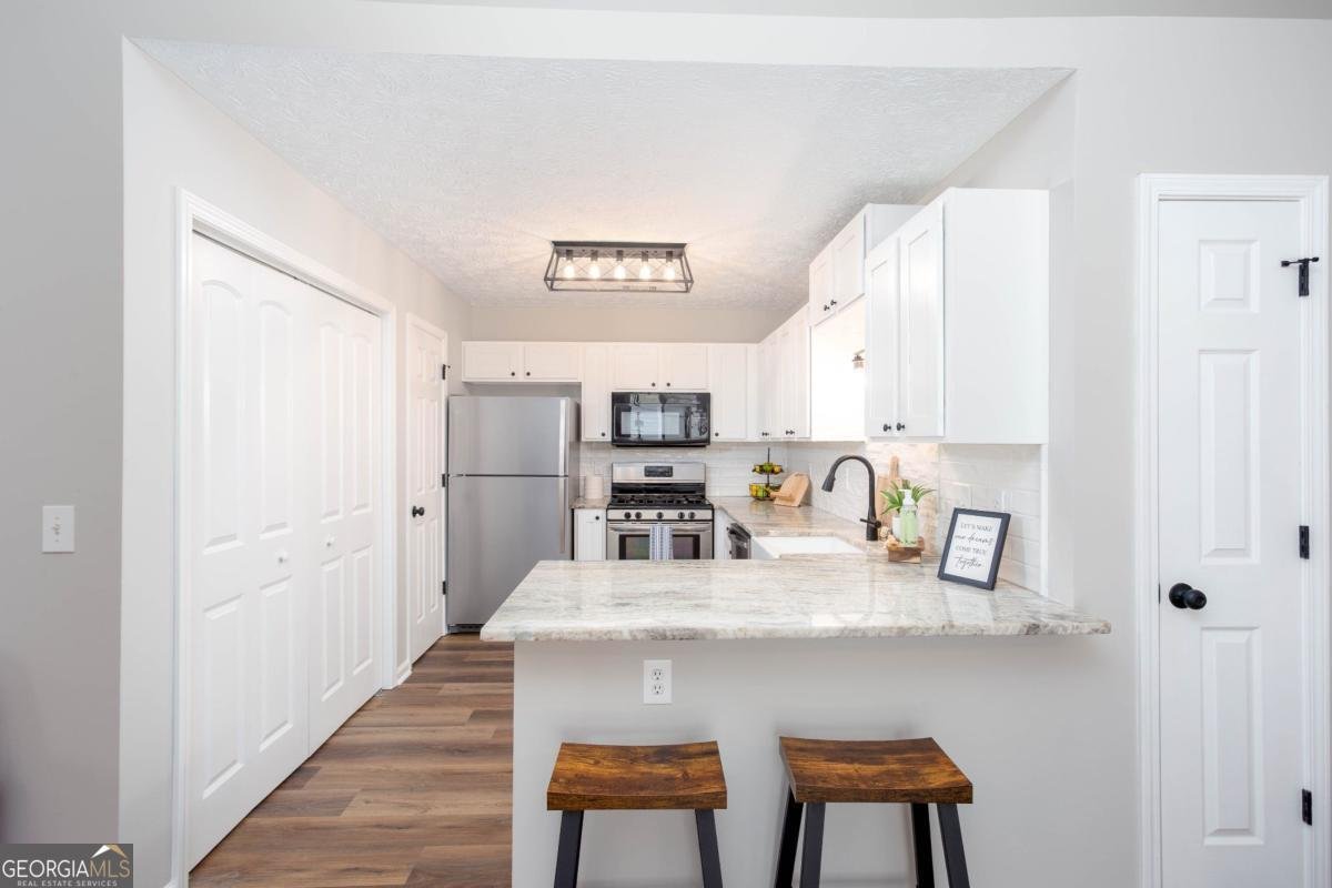 214 Chelsea Court Woodstock - 10