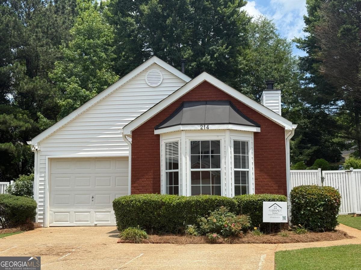 214 Chelsea Court Woodstock - 2