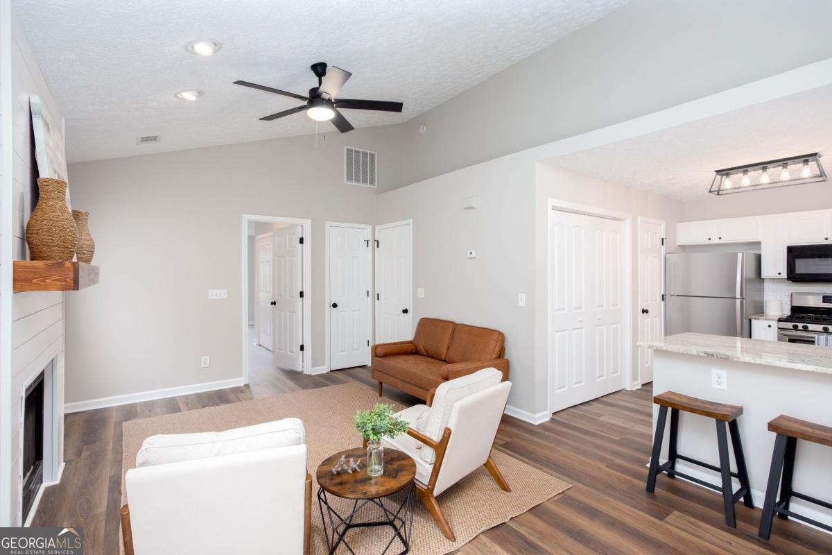 214 Chelsea Court Woodstock - 7