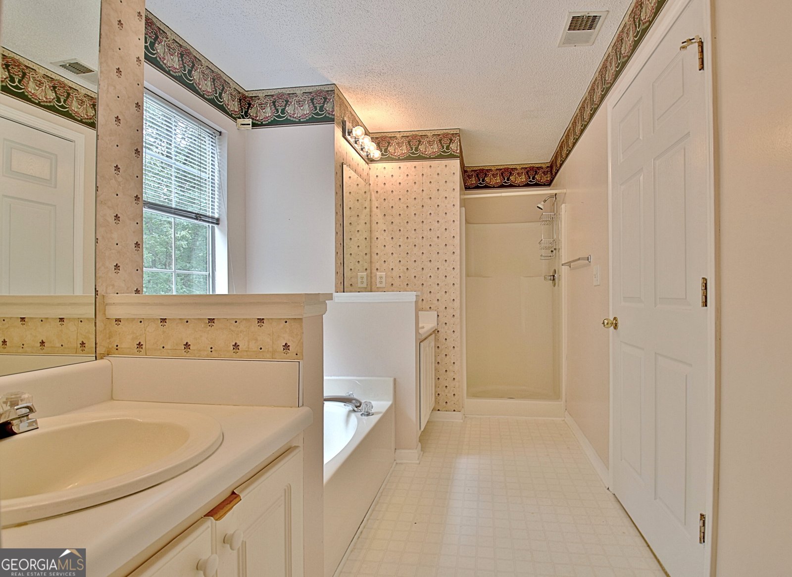4135 Coursey Lake Road Douglasville - 37