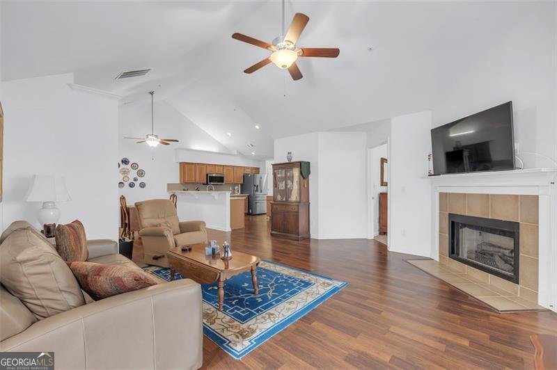 1402 SILVER SUMMIT Drive Conyers - 4