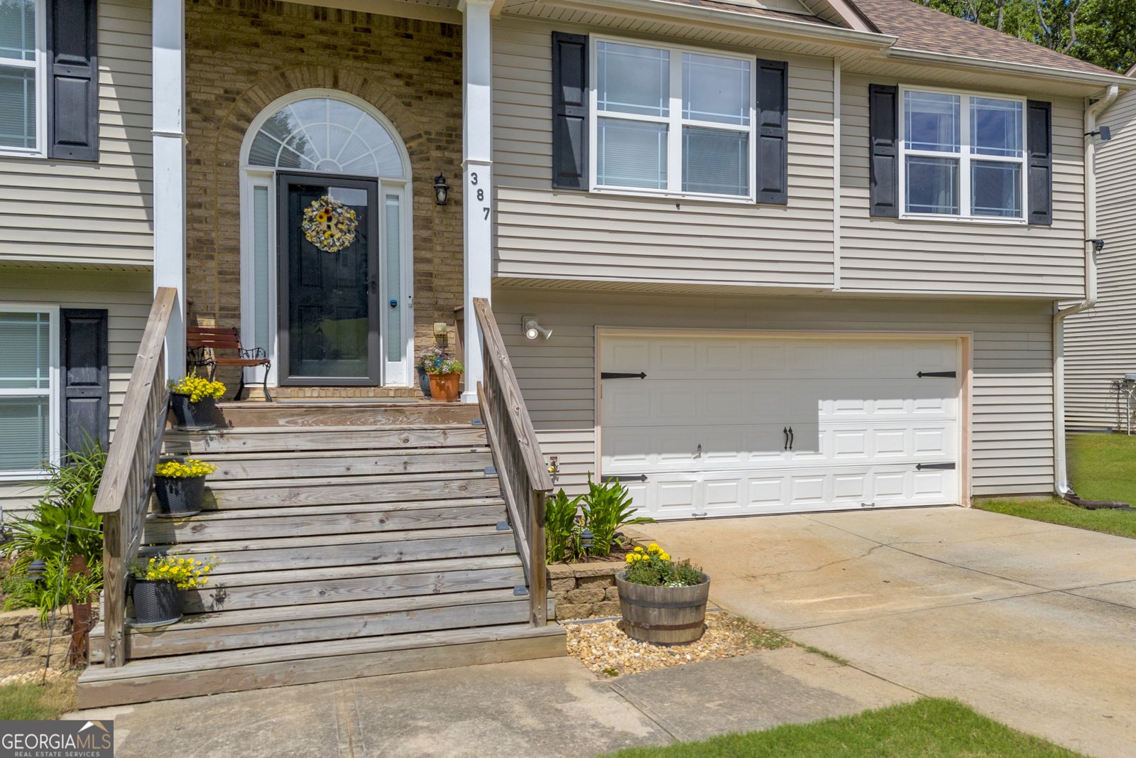 387 Searchlight Drive Winder - 17
