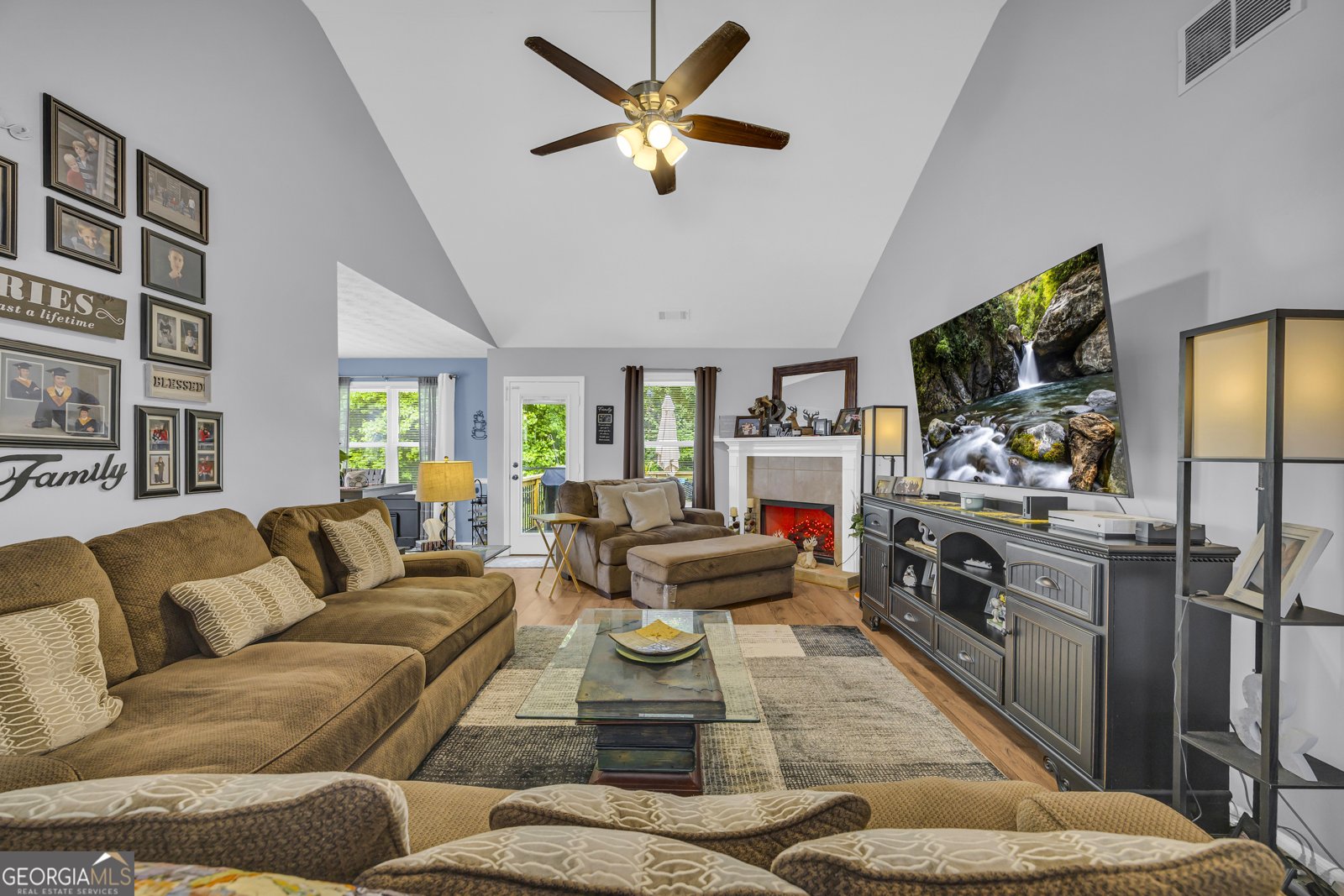 387 Searchlight Drive Winder - 35