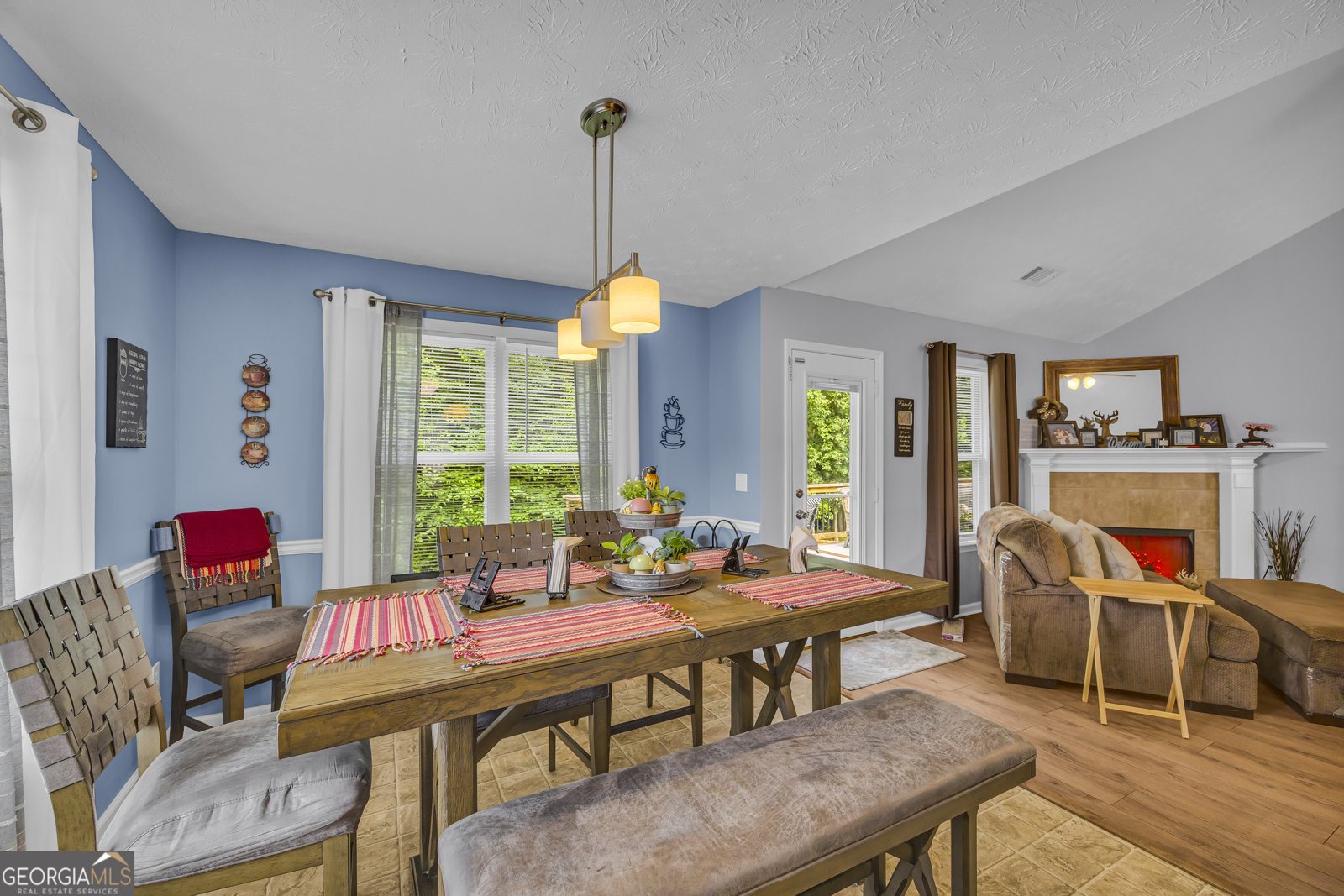 387 Searchlight Drive Winder - 43