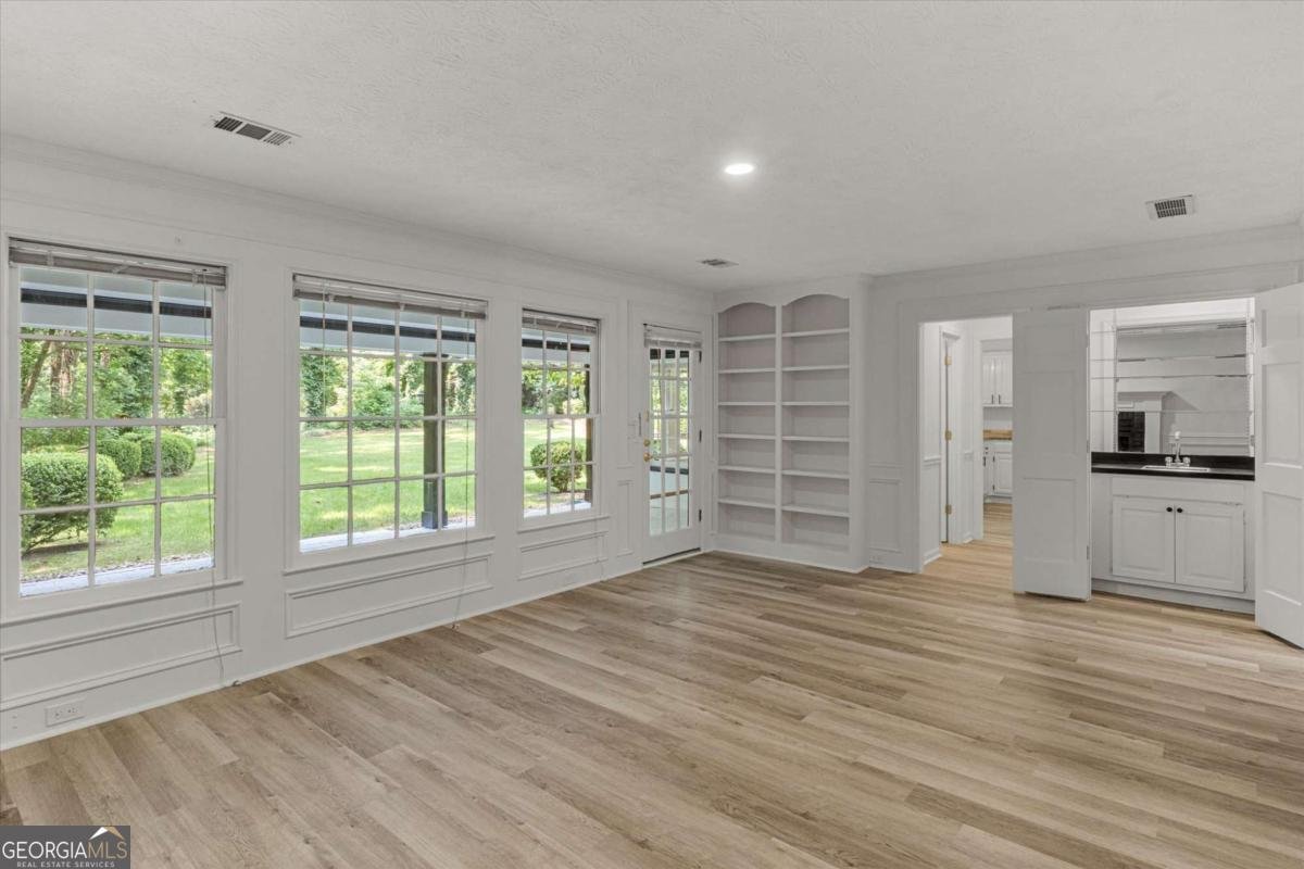 4220 Singing Post Lane Roswell - 14