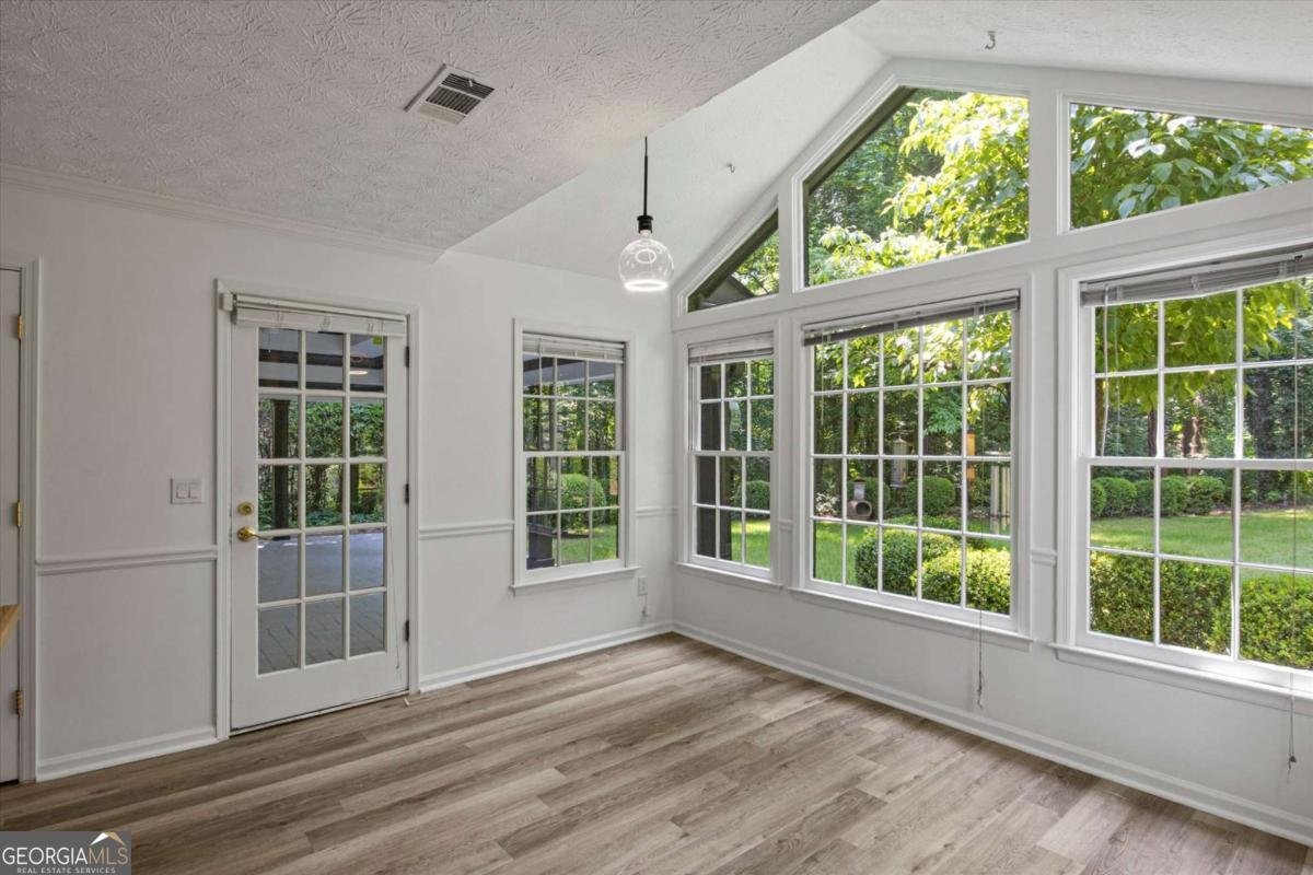 4220 Singing Post Lane Roswell - 26