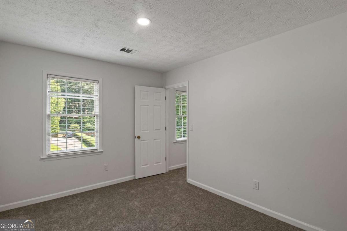 4220 Singing Post Lane Roswell - 33