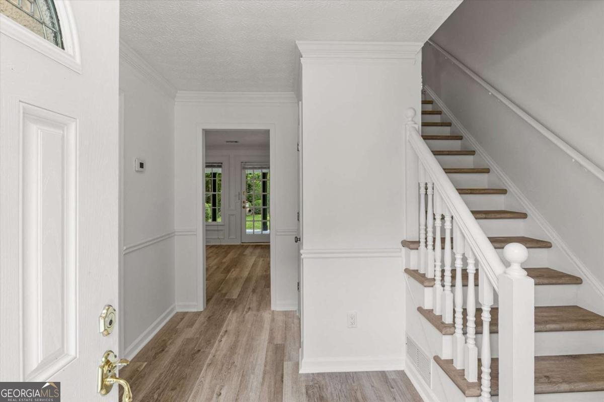 4220 Singing Post Lane Roswell - 4