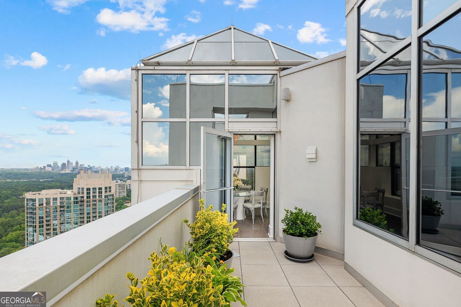 2828 Peachtree Road Atlanta - 26