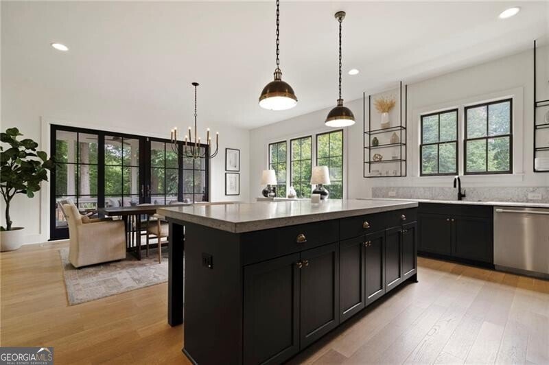 633 Channing Drive Atlanta - 19