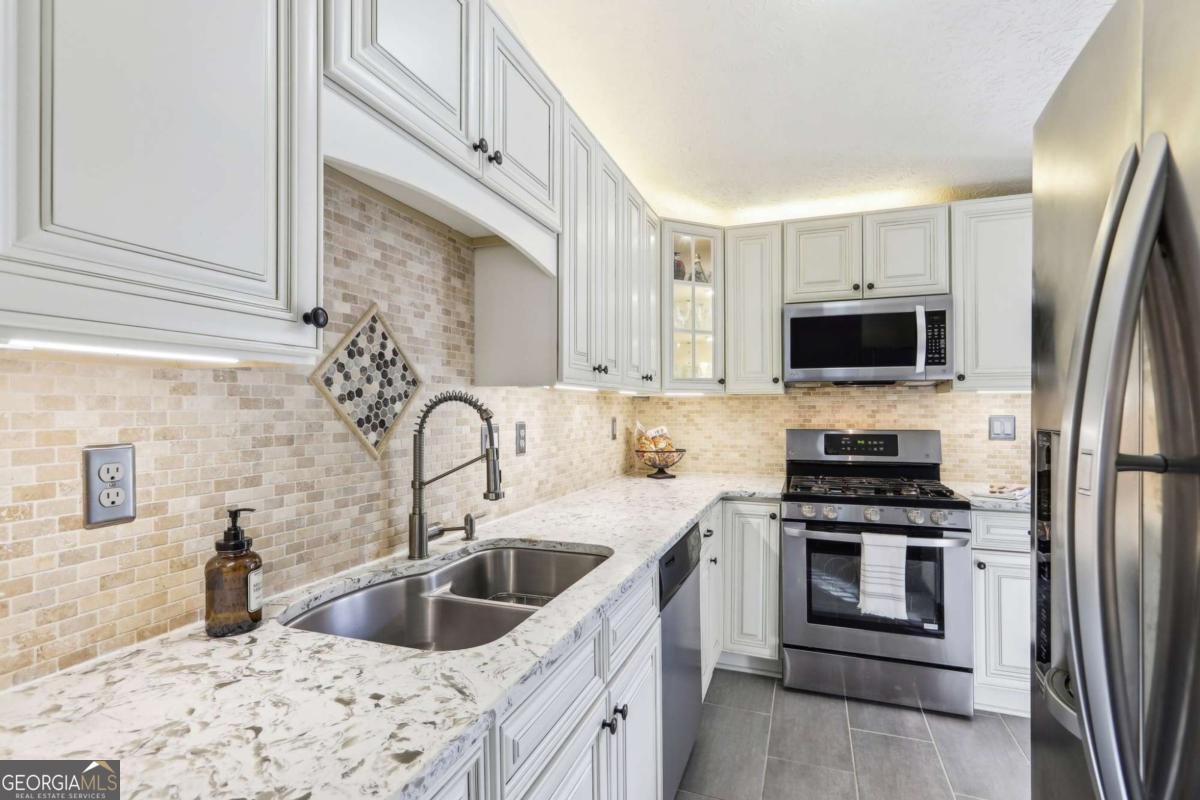 10475 Willow Meadow Circle Alpharetta - 2
