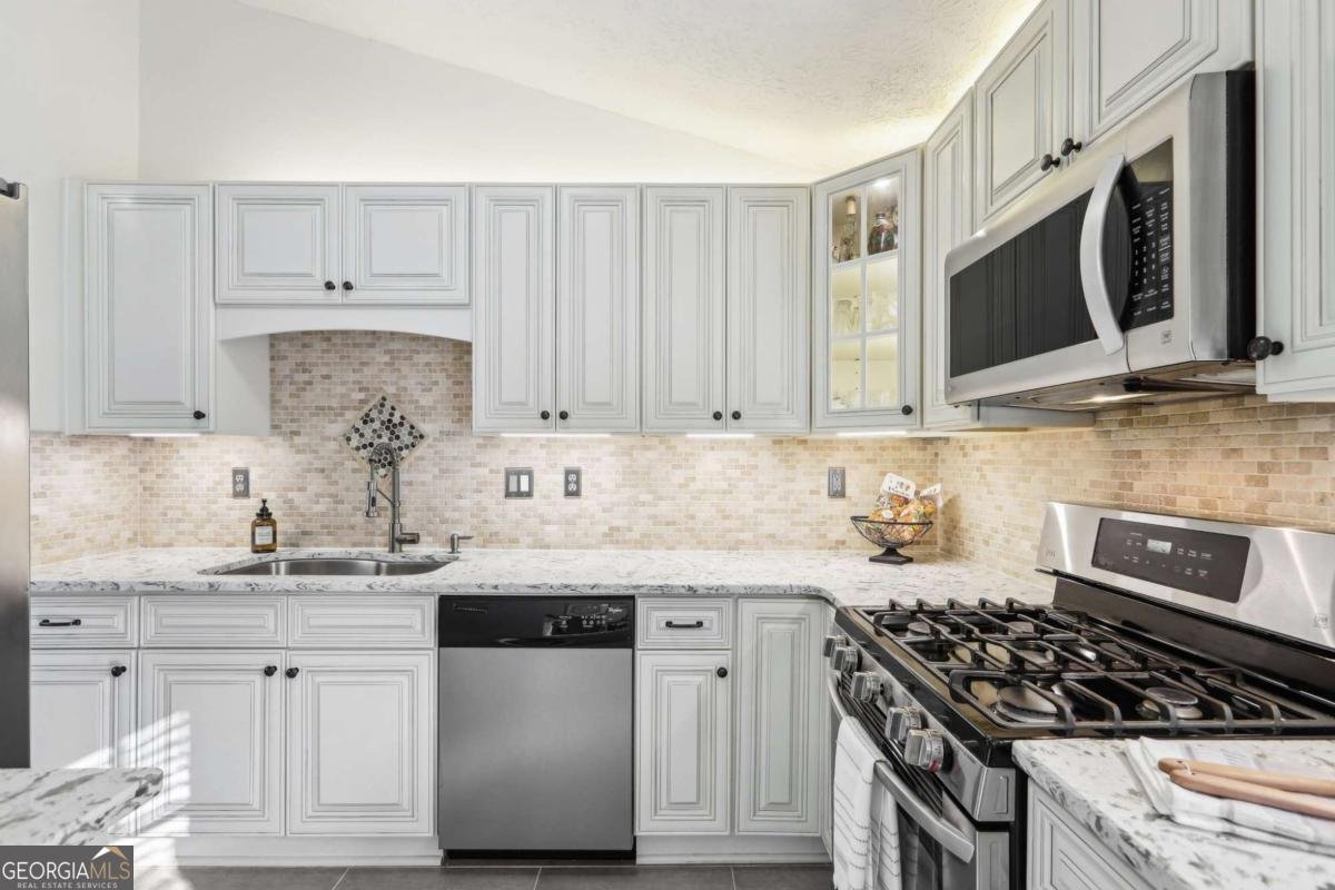 10475 Willow Meadow Circle Alpharetta - 4