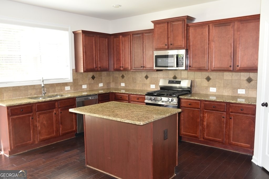 1365 Slate Bend Drive Dacula - 2