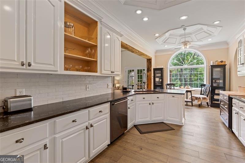 4337 MOUNTAIN VIEW Road Oakwood - 21