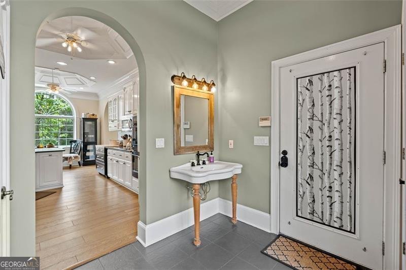4337 MOUNTAIN VIEW Road Oakwood - 28