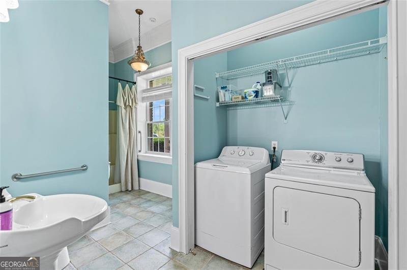 4337 MOUNTAIN VIEW Road Oakwood - 42