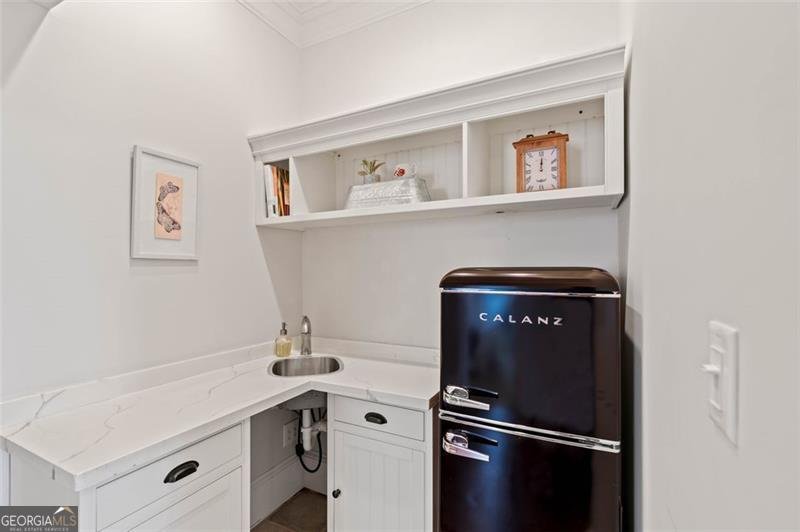 4337 MOUNTAIN VIEW Road Oakwood - 44
