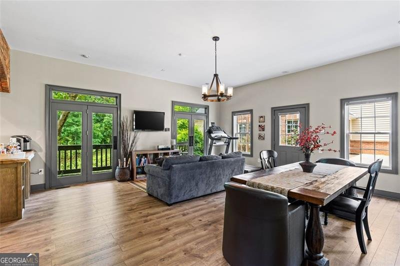 4337 MOUNTAIN VIEW Road Oakwood - 66