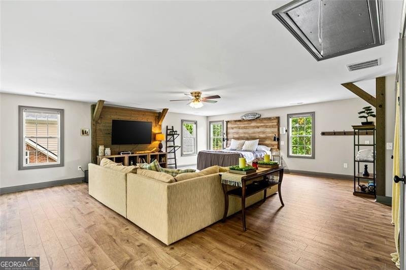 4337 MOUNTAIN VIEW Road Oakwood - 70