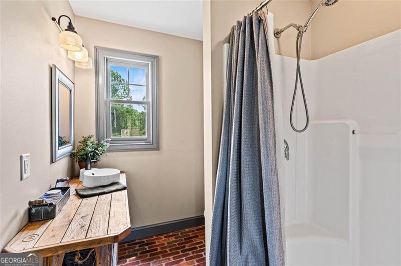 4337 MOUNTAIN VIEW Road Oakwood - 75