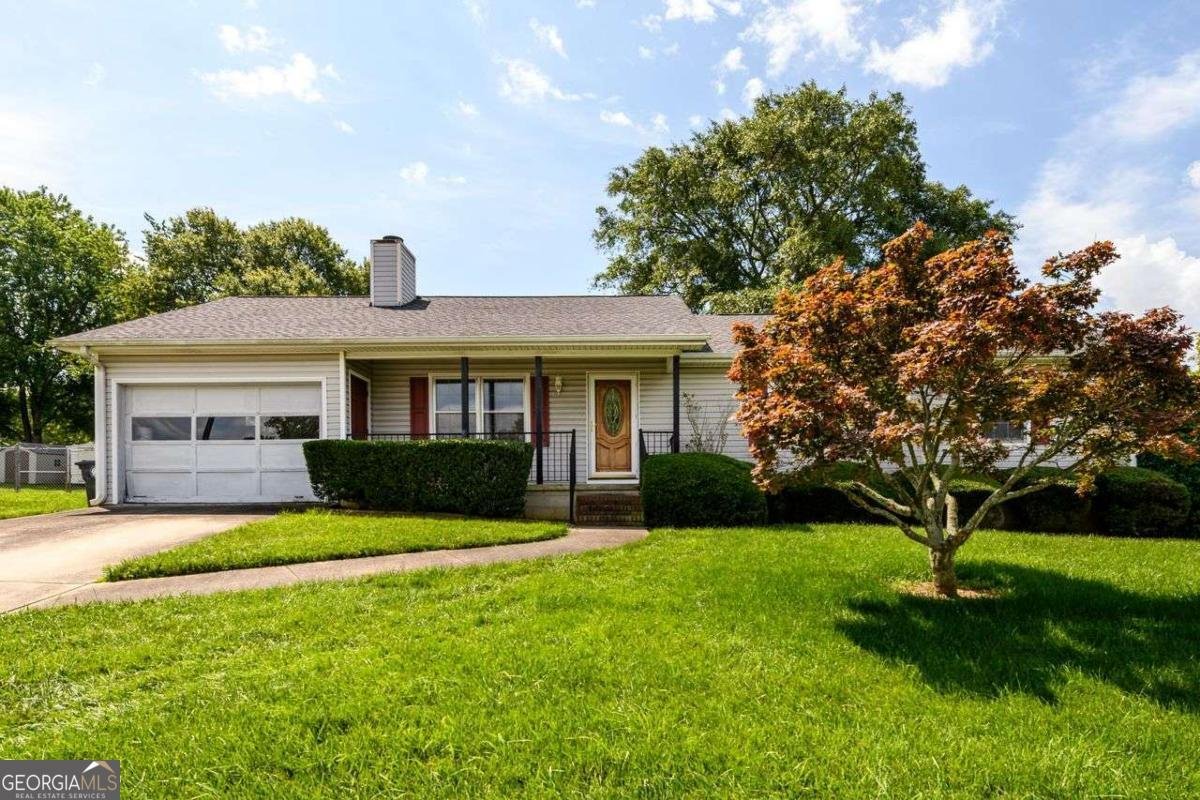 525 WATSON Place Gainesville - 1