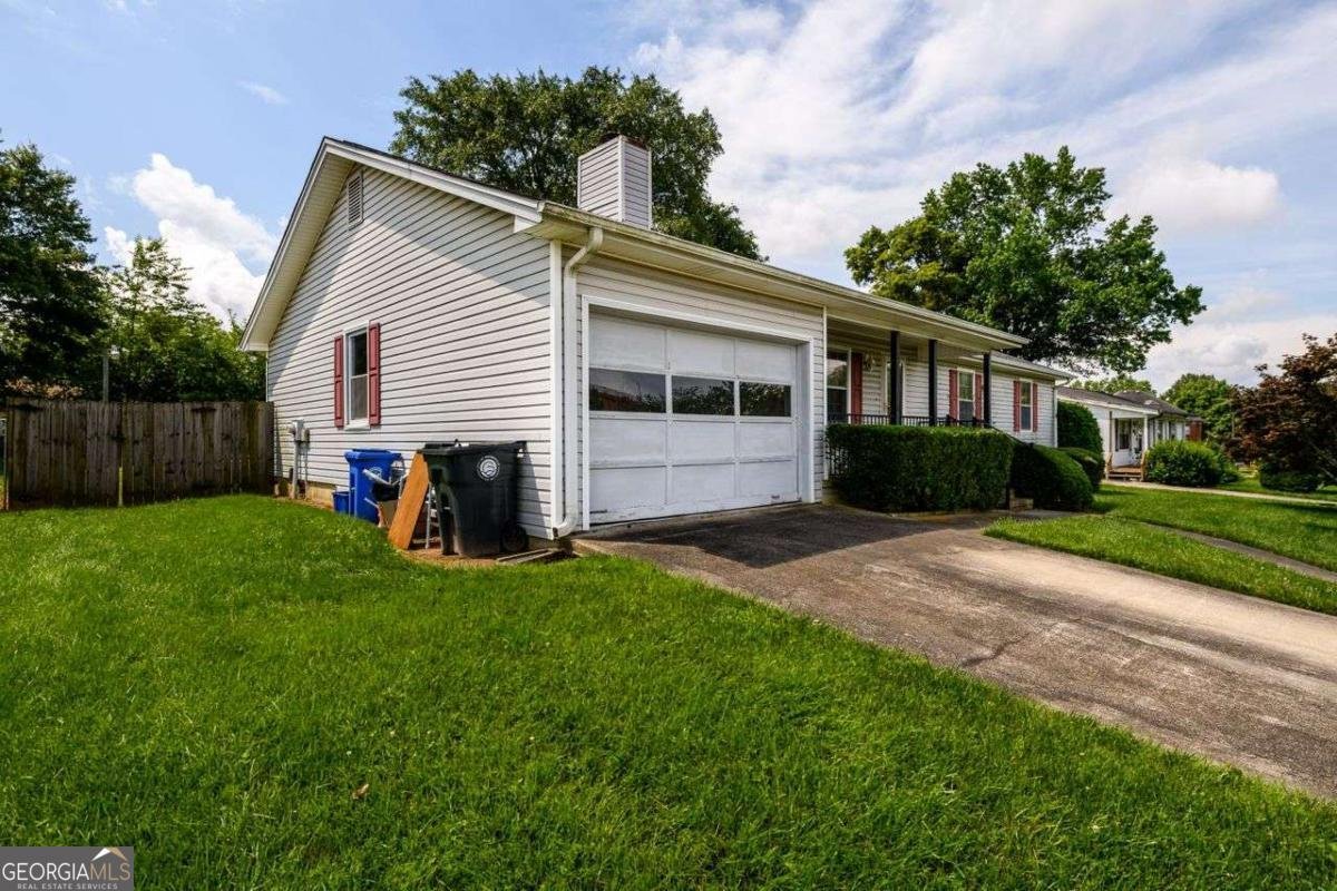 525 WATSON Place Gainesville - 2
