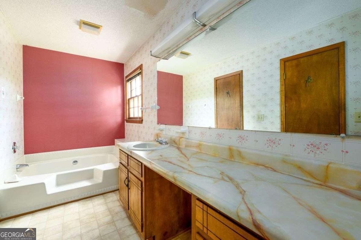 525 WATSON Place Gainesville - 22