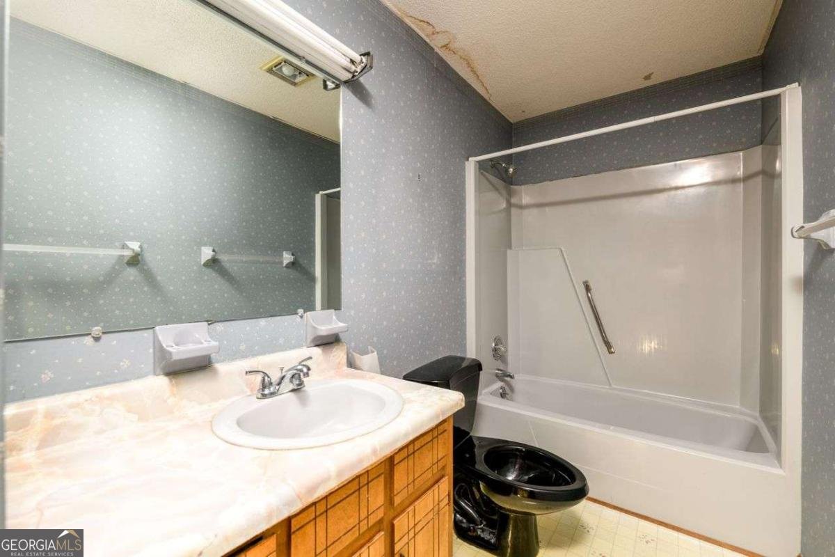 525 WATSON Place Gainesville - 27
