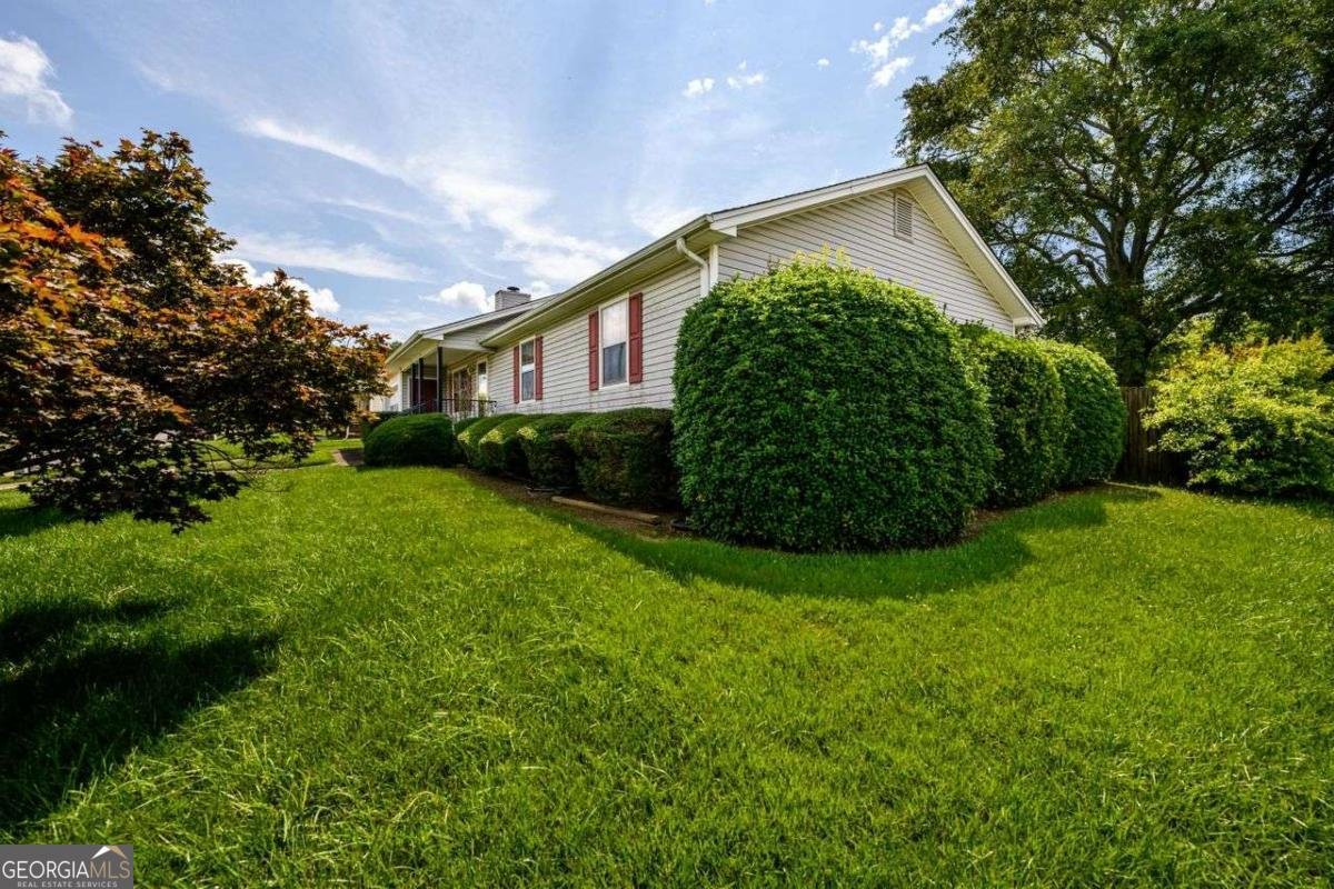 525 WATSON Place Gainesville - 3