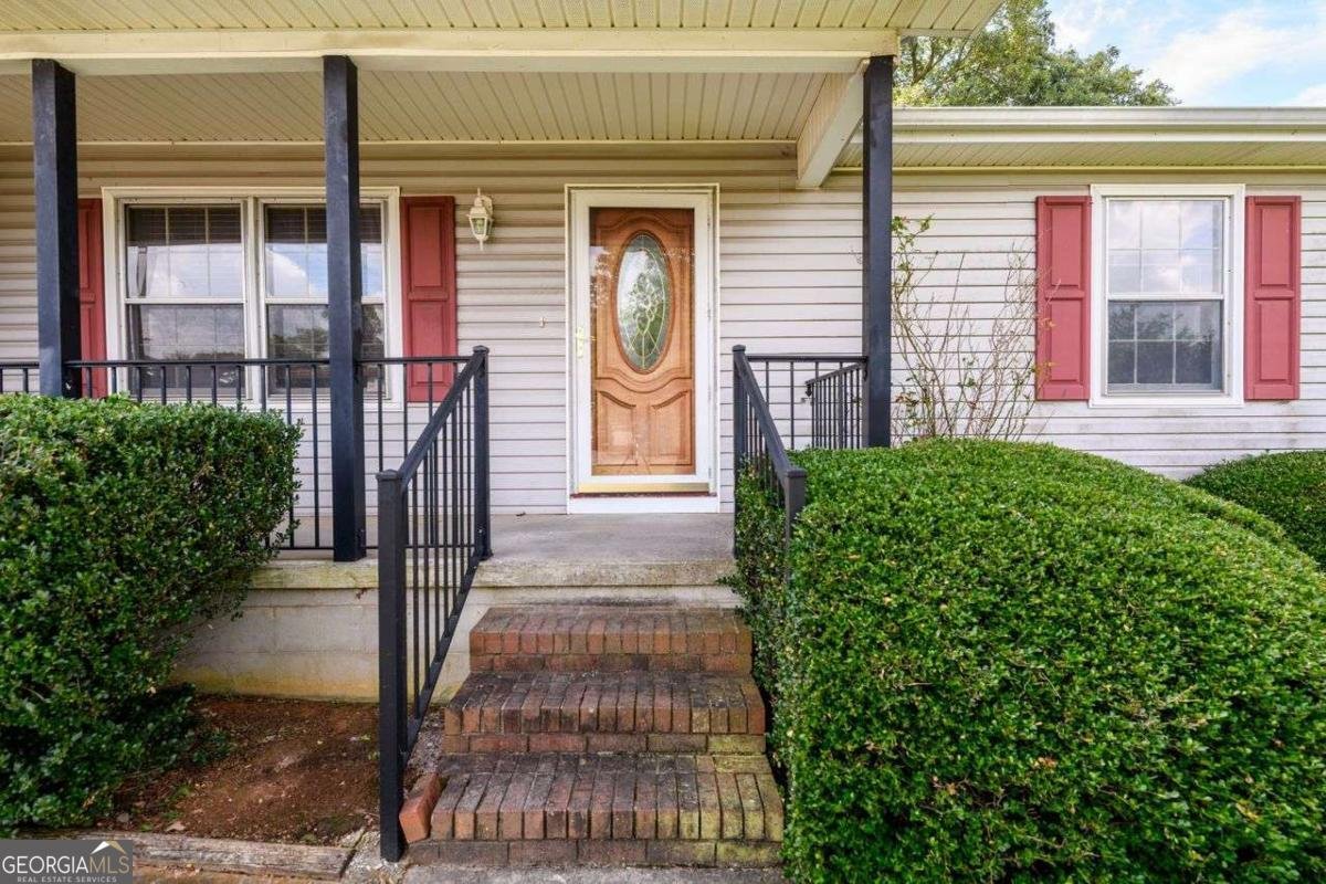 525 WATSON Place Gainesville - 5