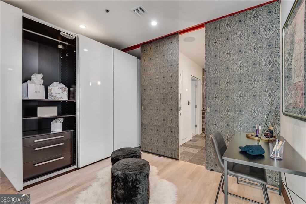 943 Peachtree Street Atlanta - 29