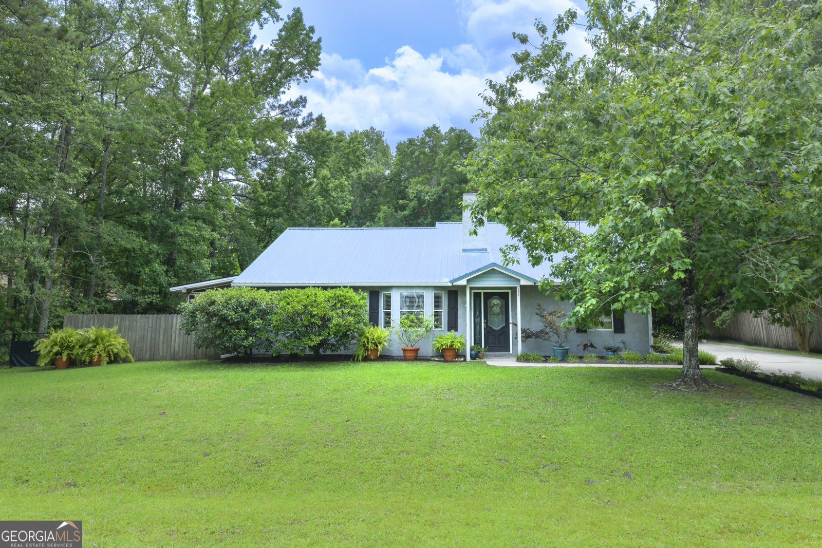 127 Royal Circle Kingsland - 1