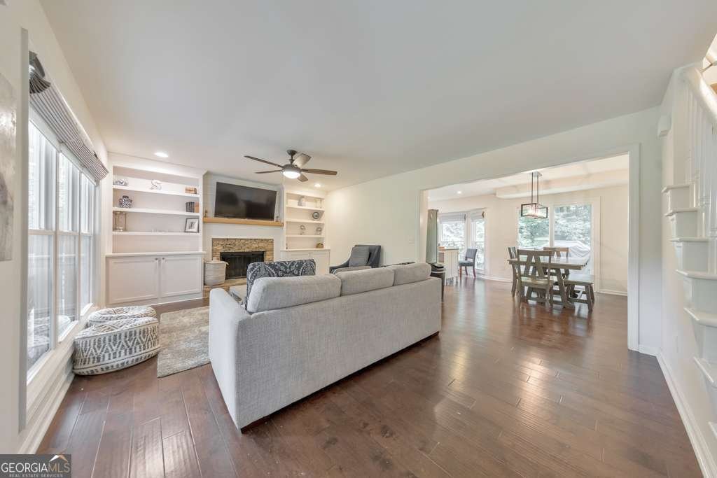 138 Hartwood Drive Woodstock - 2