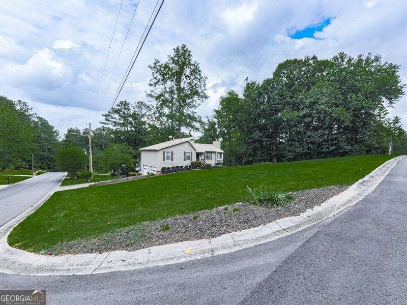 629 Silver Trace Court Woodstock - 19