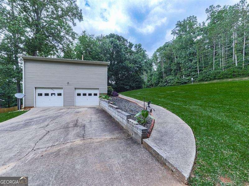 629 Silver Trace Court Woodstock - 24