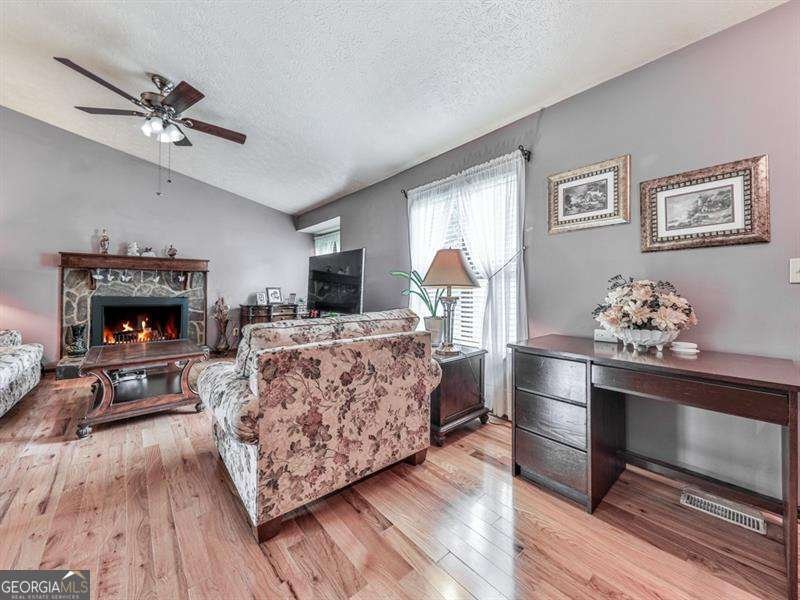 629 Silver Trace Court Woodstock - 4