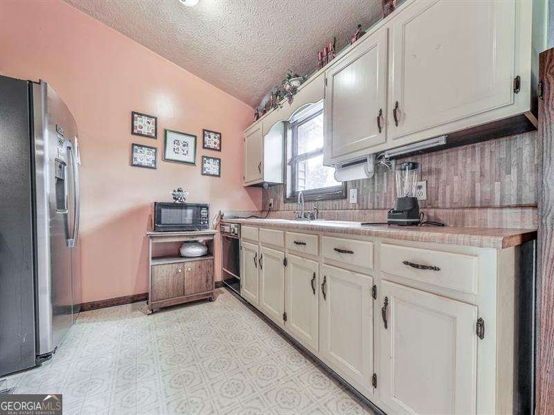 629 Silver Trace Court Woodstock - 9