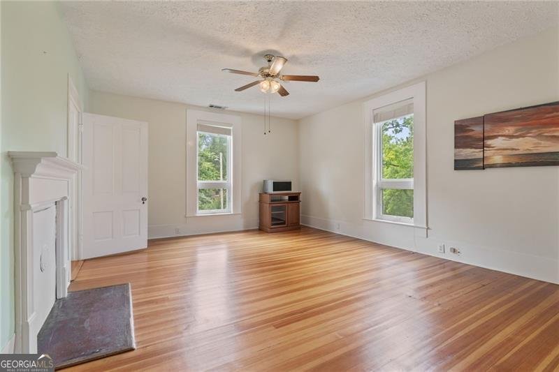 2280 Broad Street Commerce - 22