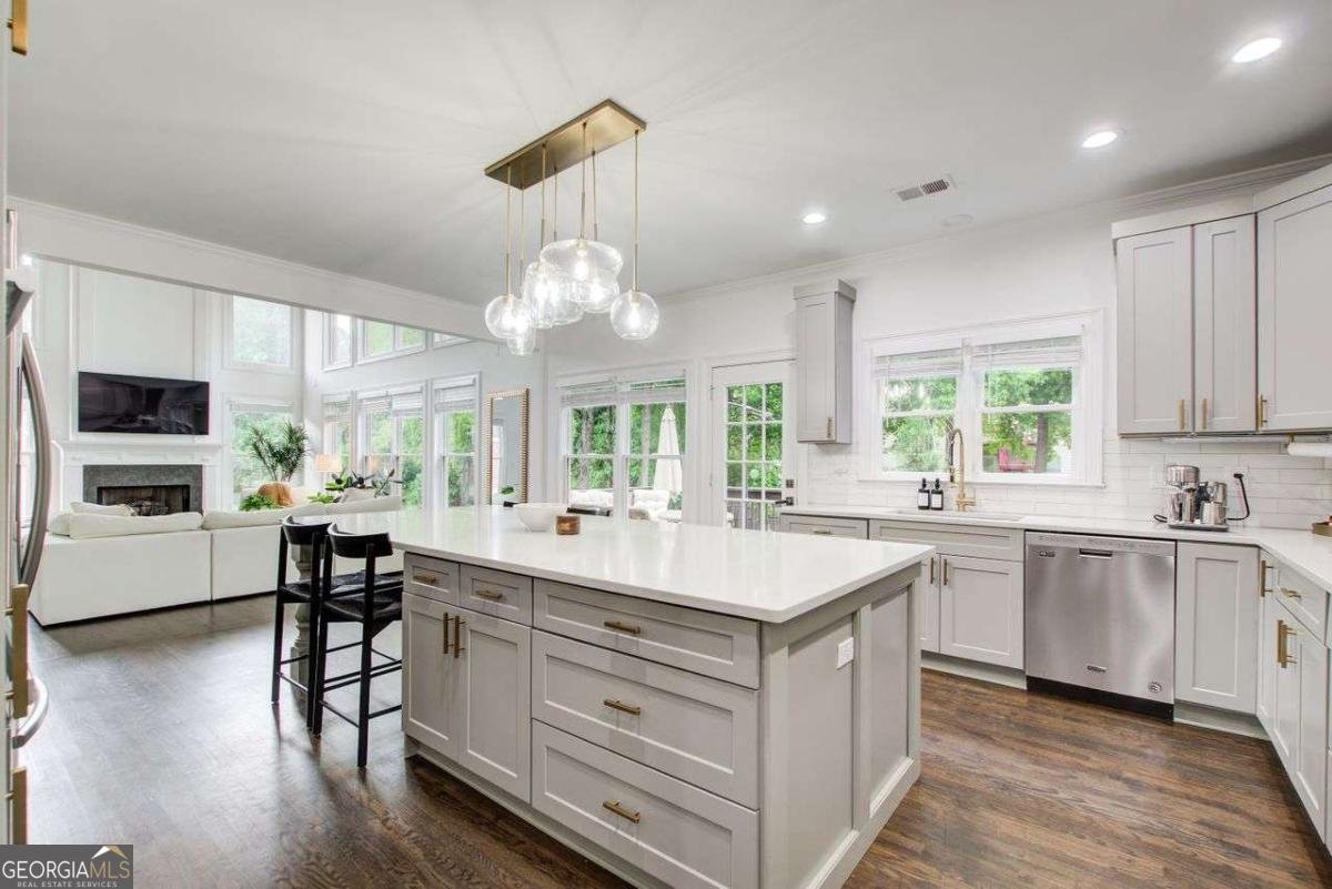 1952 SUGARSTONE Drive Lawrenceville - 14