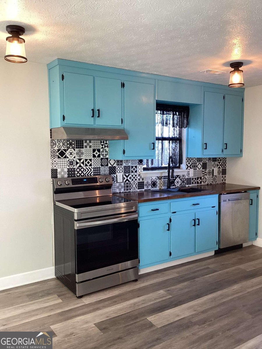 5085 Truman Mountain Road Gainesville - 1