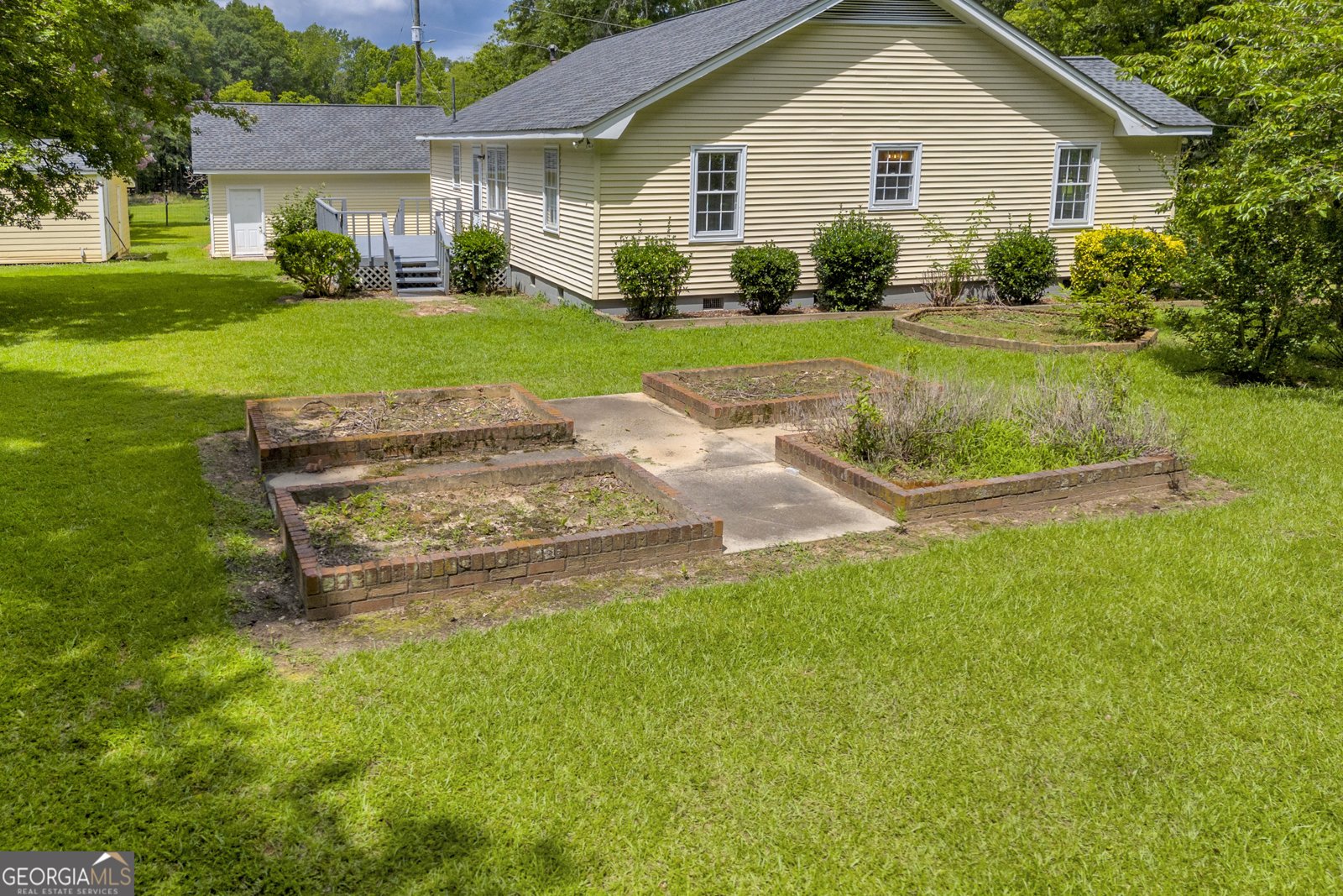 3100 Meadow Trail Loganville - 45