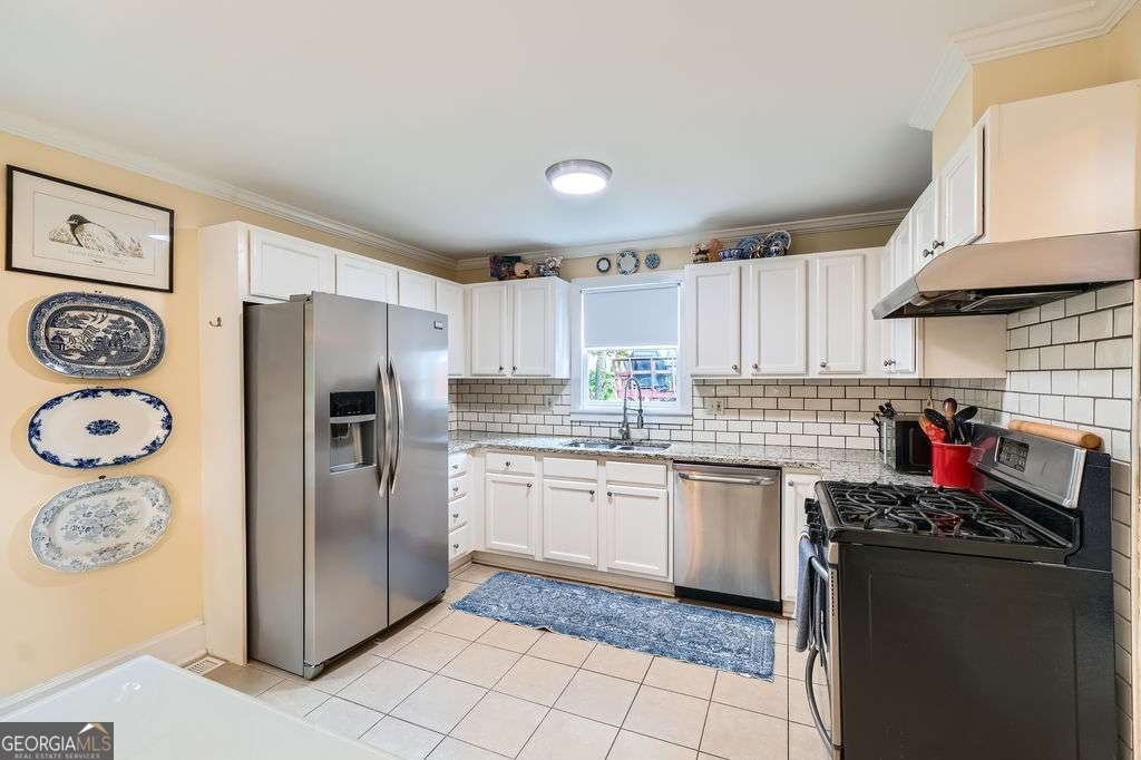 1134 Jefferson Avenue East Point - 7