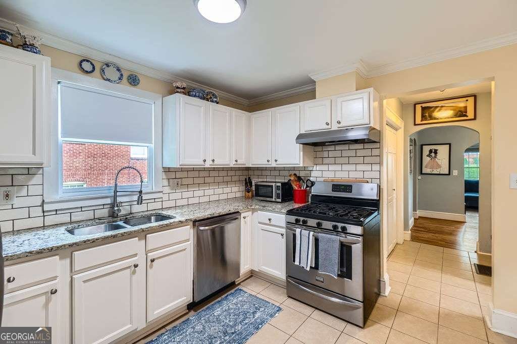 1134 Jefferson Avenue East Point - 8