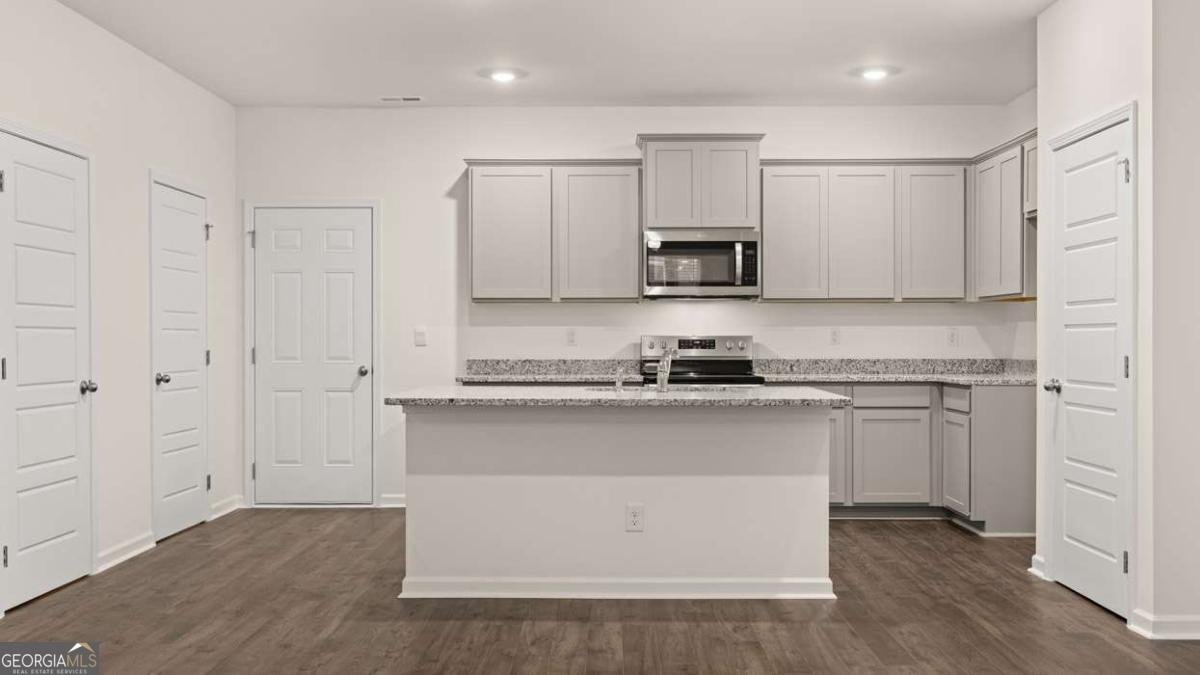 356 Sound Circle Stockbridge - 11