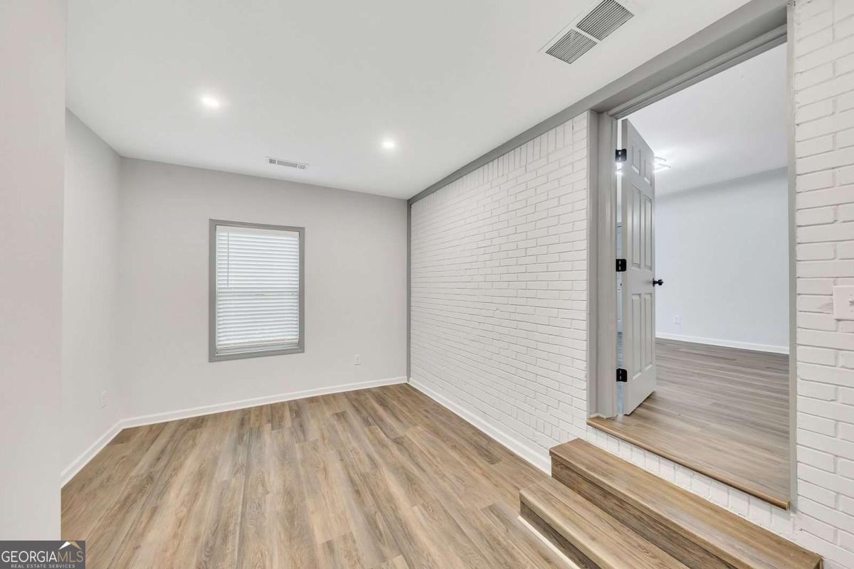2899 Gresham Road Atlanta - 27