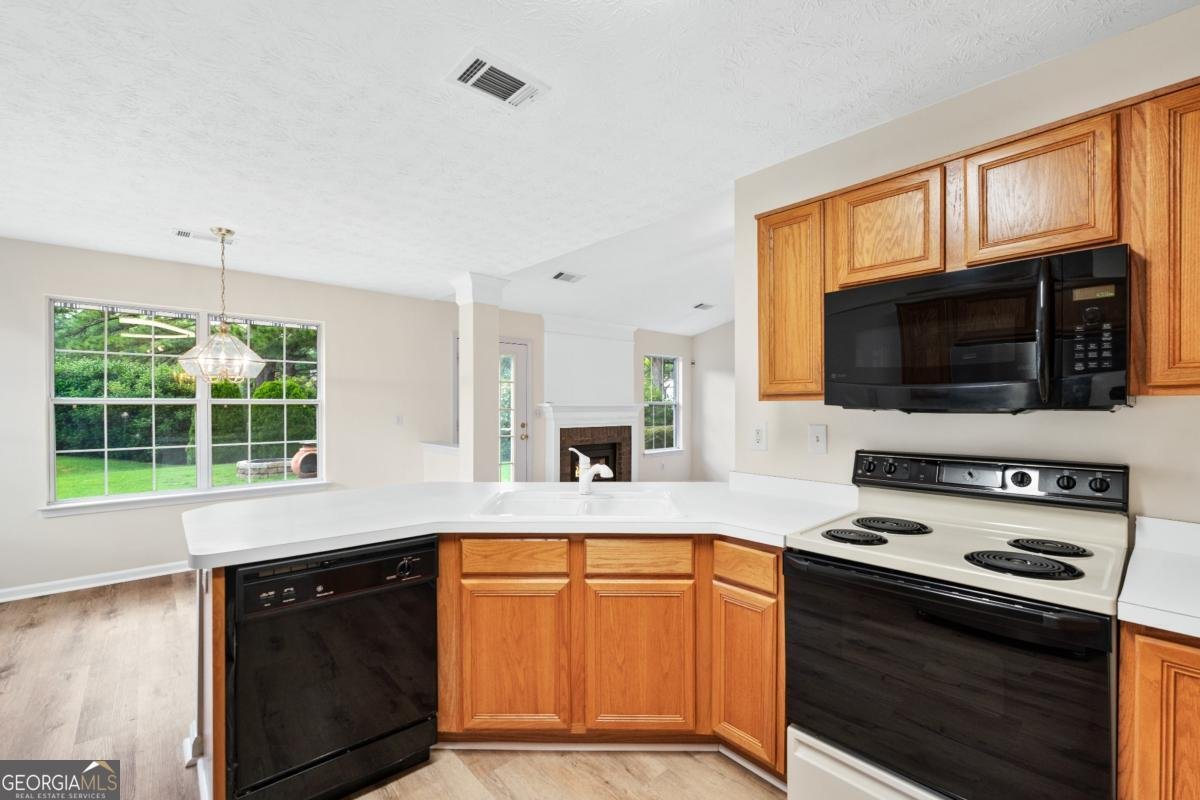 910 Laurel Cove Drive Snellville - 13