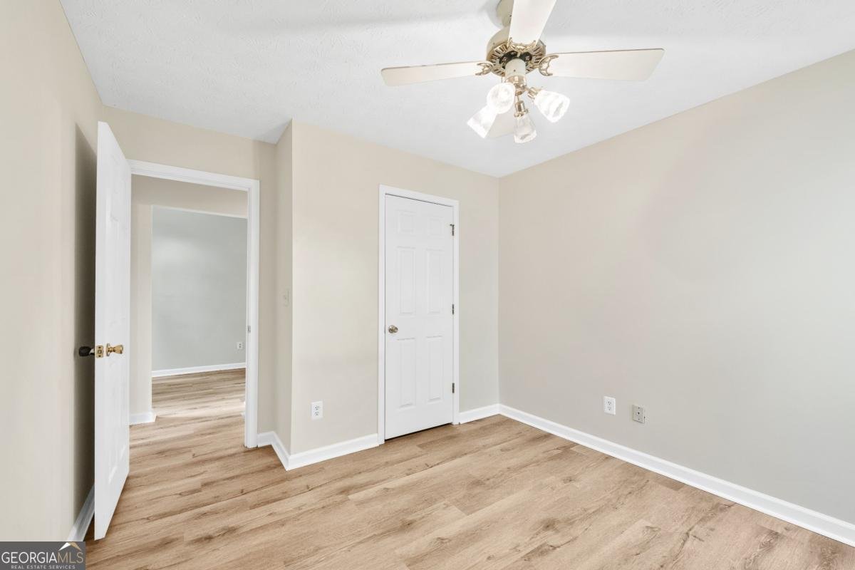 910 Laurel Cove Drive Snellville - 23