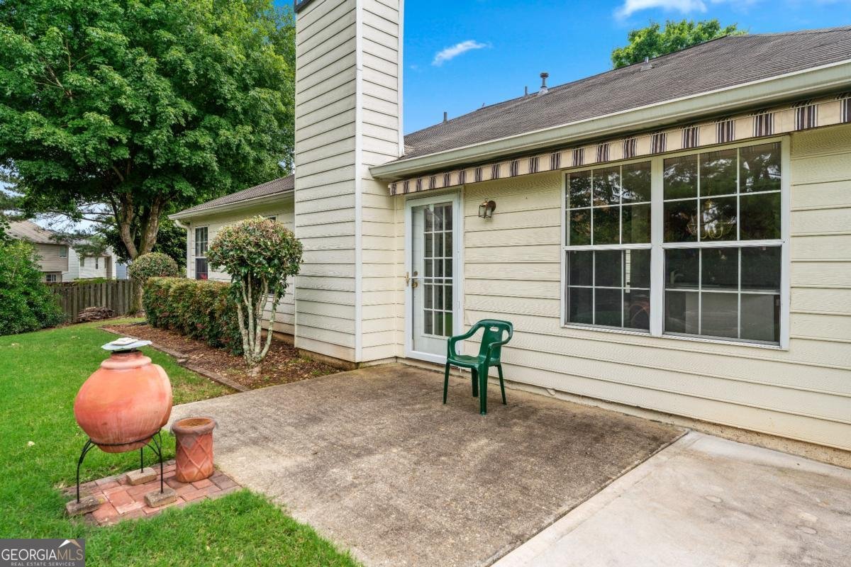 910 Laurel Cove Drive Snellville - 27