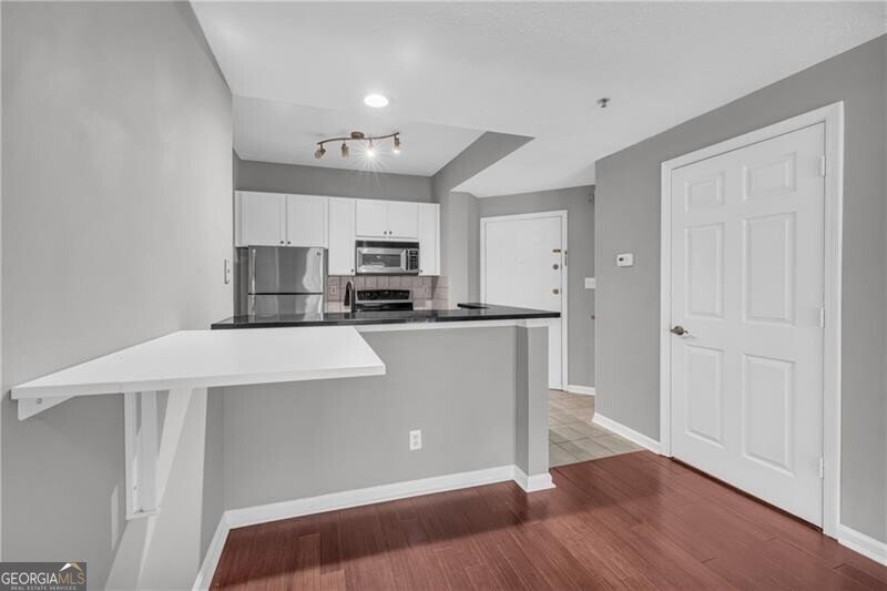 1250 Parkwood Circle Atlanta - 9
