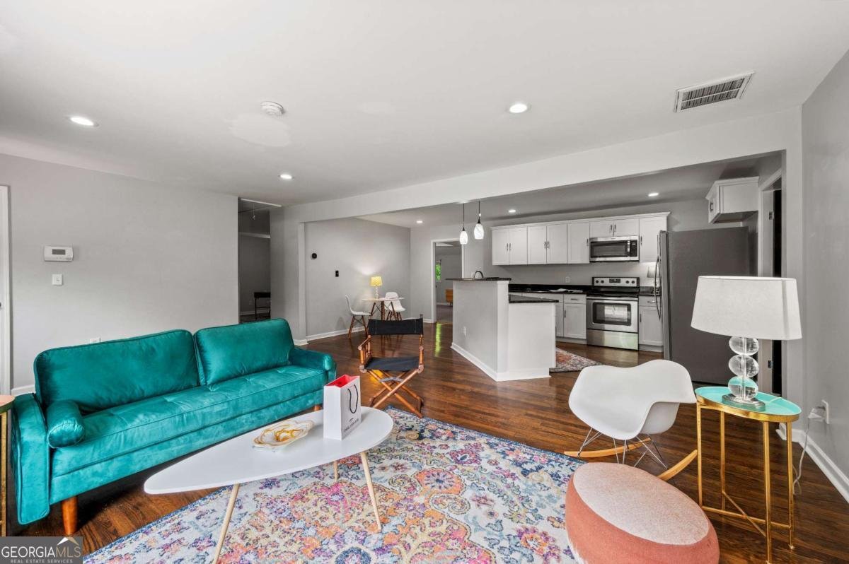 240 Lake Drive Atlanta - 5